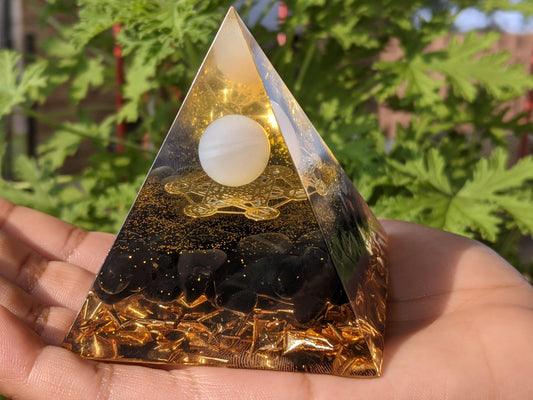 Pyramid - White Agate Obsidian Purity Protection Grounding Orgone Pyramid